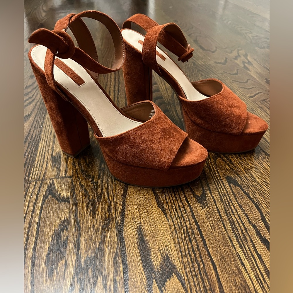 Forever 21 brown suede chunky heels never worn